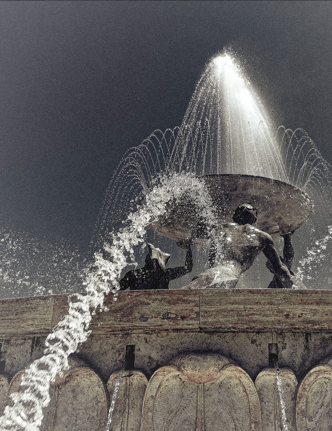 fontana dei tritoni di malta restaurata dalla fonderia artistica ferdinando marinelli di firenze